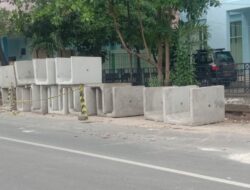 Material U-Ditch Misterius Tanpa Label , Proyek Drainase Diduga Langgar UU Kontruksi