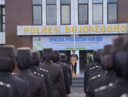 Srikandi Polres Bojonegoro Ambil Alih Komando Upacara Hari Ibu ke-97