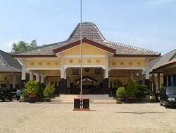 Camat Kanor Pembongkaran Pagar SDN Prigi 1 Hanya Solusi Sementara, Sekolah Sudah Beri Izin