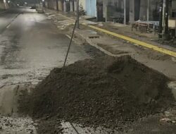 Proyek Drainase Bojonegoro CV. Mustika Karya Diminta Prioritaskan Keselamatan Pengguna Jalan