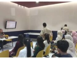 Digitalisasi Pelayanan, Polres Bojonegoro Sosialisasi Aplikasi Laporan Kehilangan Online di Unigoro