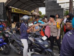 Srikandi Polres Bojonegoro Tebar Ratusan Paket Takjil, Perkuat Citra Humanis di Bulan Ramadan