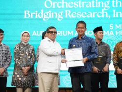 Bupati Bojonegoro Setyo Wahono Raih Penghargaan Halal Metric Universitas Brawijaya 