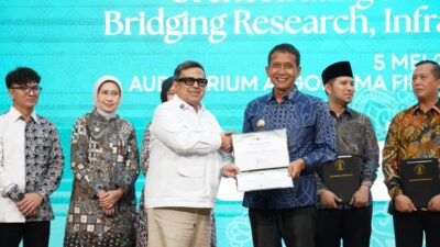Bupati Bojonegoro Setyo Wahono Raih Penghargaan Halal Metric Universitas Brawijaya 