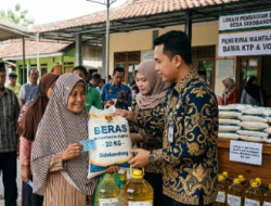 Diterpa Isu Paket Bansos Harus Dibagi Dua, Kades Sidobandung Balen Angkat Bicara
