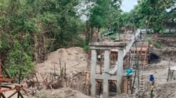 ​Proyek Jembatan Jelu–Jampet Rp1,6 Miliar Molor Tanpa Target, Papan Informasi ‘Ghaib’, Anggaran Janggal