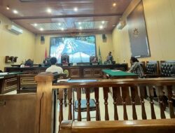 ​Protes Jalan Umum Ditutup Tanpa Izin, Agus Palon Tuntut Keadilan yang Sama di Mata Hukum