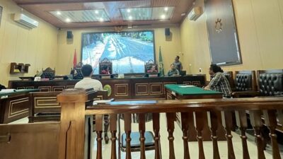 ​Protes Jalan Umum Ditutup Tanpa Izin, Agus Palon Tuntut Keadilan yang Sama di Mata Hukum