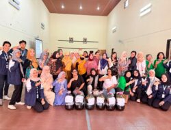Mahasiswa KKN UNDIP Edukasi Warga Kutowinangun Kidul Olah Sampah Organik Jadi Eco-Enzyme