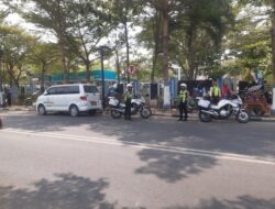 ​Abaikan Rambu Parkir, Sejumlah Mobil Siaga Desa Ditegur Satlantas Polres Bojonegoro